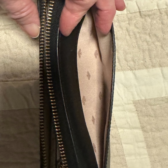Like New Beautiful Kate Spade Wallet - Picture 5 of 8